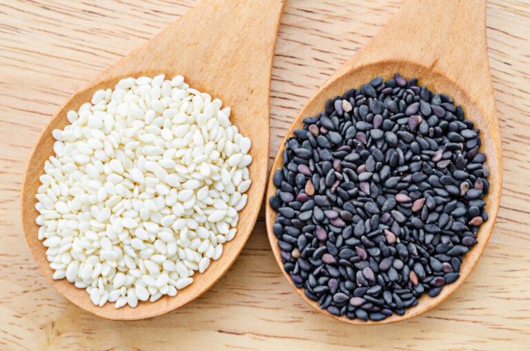 Black vs White sesame seeds